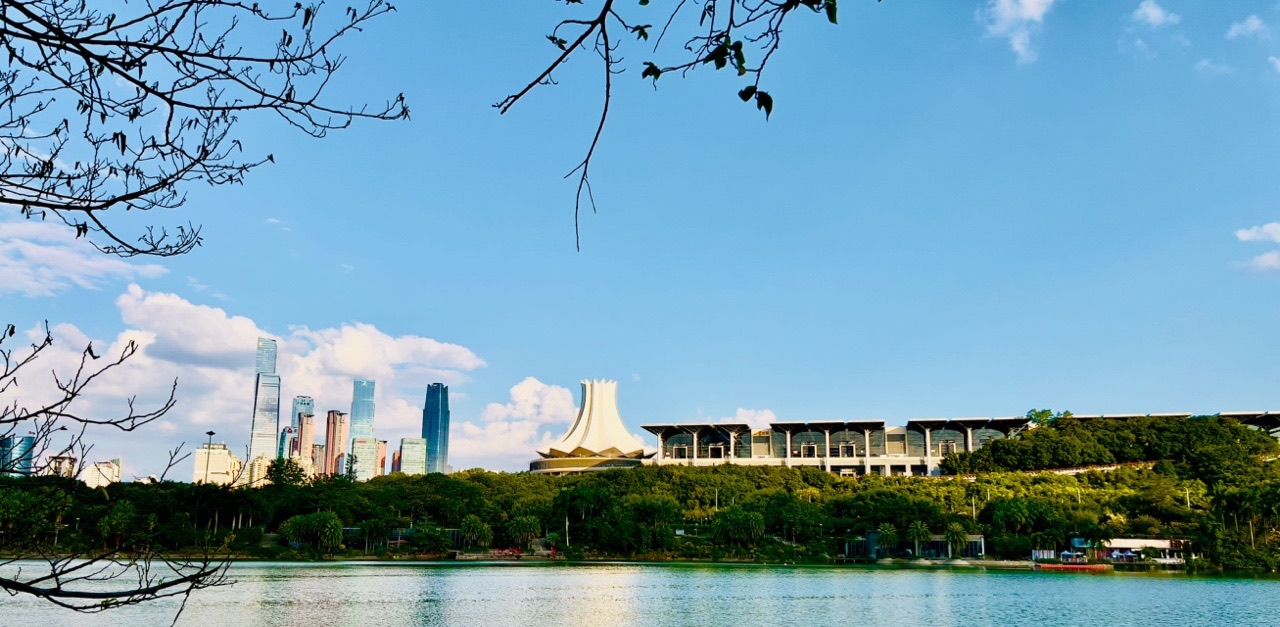 【美丽会展】风和日暖，蓝天白云下的 “南宁地标”太治愈了！